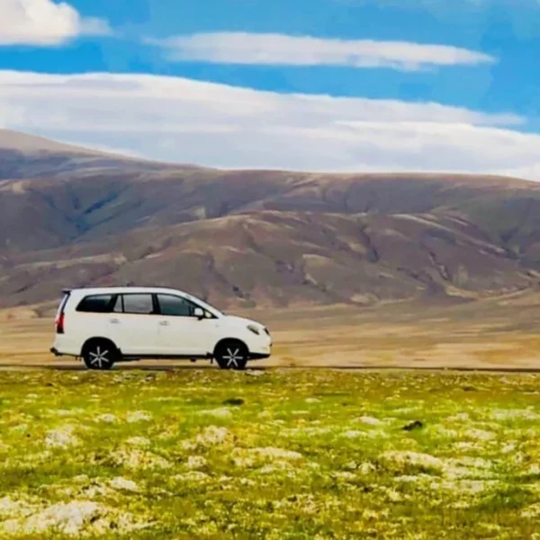 Leh Ladakh jeep car tour package